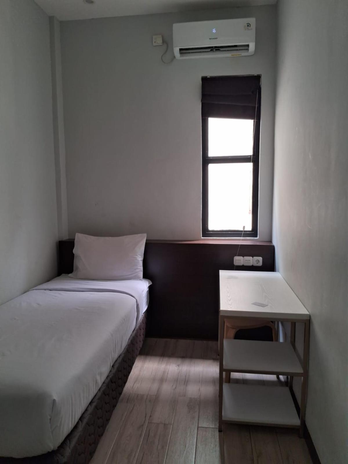 Circle One Hotel Палембанг Екстериор снимка